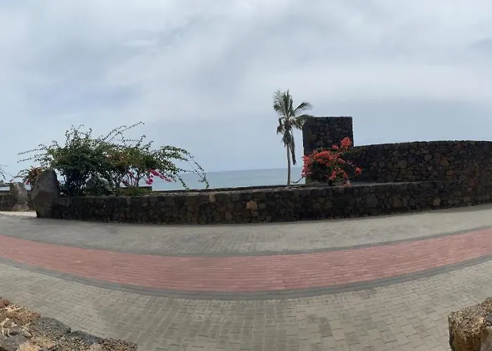 Lc Bastian Marina Costa Teguise